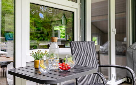 Gorica - 30Km from the Sea: Domicile, Chalet, Porche, Dur, Siding, Plate-Forme, Ombre, Planche, Biens, Batiments Jardin
