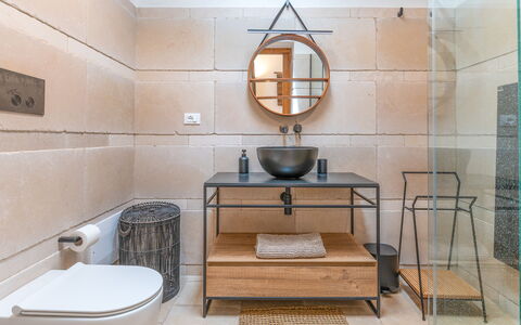 Trulli Corte Kalia, Golf & Puglia: Sol, Sol, Luminaire Plomberie, Design Intérieur, Tuile, Salle De Bains, Plomberie, Robinet, Céramique, Évier