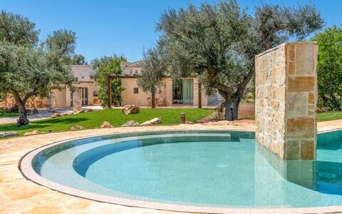 Trulli Corte Kalia, Golf & Puglia: Piscine, Caractéristique De L'Eau, Jardin, Aménagement Paysager, Ombre, Recours, Arrière-Cour, Conception, Hacienda, Tuile