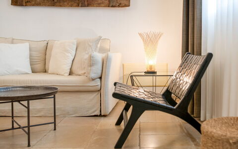 Trulli Corte Kalia, Golf & Puglia: Meubles, Design Intérieur, Sol, Sol, Bois, Table, Pièce, Salon, Domicile, Canapé