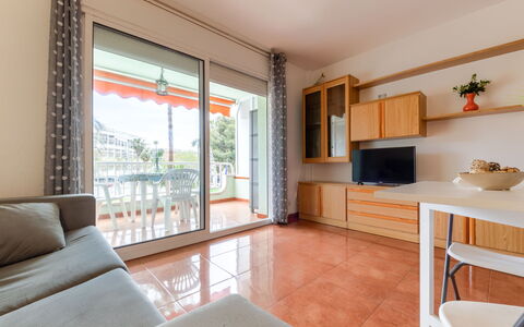 Mercuri: Design Intérieur, Appartement, Tache De Bois, Balcon, Cuisine, Principaux Appliance, Aluminium, Comptoir