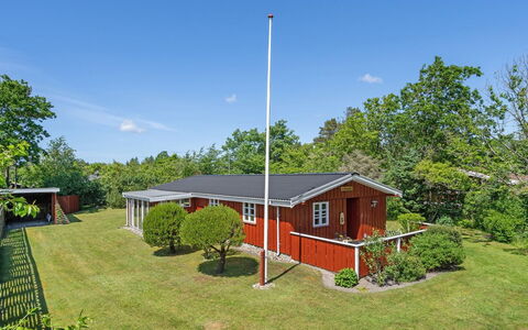 Kaarle - 400M to the Fjord: Herbe, Toit, Maison, Domicile, Arbuste, Zone Résidentielle, Chalet, Lot Terre, Pelouse