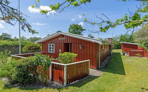Kaarle - 400M to the Fjord: Chalet, Jardin, Couverture De Sol, Pelouse, Arrière-Cour, Dur, Ombre, Cour, Batiments Jardin, Aménagement Paysager