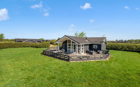 Asgard - 800M to the Fjord: Toit, Maison, Domicile, Chalet, Porte, Siding, Plate-Forme, Porche, Planche, Dur