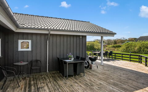 Asgard - 800M to the Fjord: Toit, Maison, Domicile, Chalet, Porte, Siding, Plate-Forme, Porche, Planche, Dur