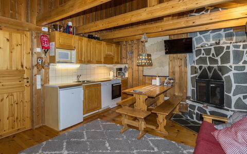 Kelomaja 12B: Zone Rurale, Station De Montagne, Village, Chaîne De Montagnes, Vallée, Village De Montagne, Alpes, Eco Hôtel, Balcon, Hôtel