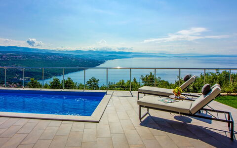 Vista sul Quarnero: Piscine, Mobilier De Jardin, Recours, Composite, Sol, Eco Hôtel, Ombre, Chaise, Balancelle, Hôtel