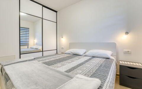 Željko: Design Intérieur, Lit, Sol, Meubles, Sol, Chambre, Plafond, Pièce, Éclairage, Domicile