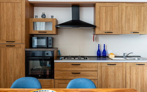Casa Sole Mare: Bois, Cuisine, Cabinetry, Meubles, Appareil De Cuisine, Principaux Appliance, Cuisinière, Gaz Poele, Le Fourneau, Comptoir