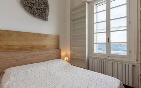 Casa Sole Mare: Lit, Chambre, Meubles, Literie, Design Intérieur, Sol, Drap De Lit, Sol, Bois, Linge