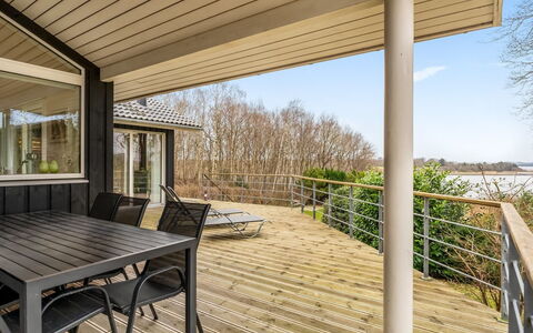 Nico - 70M to the Fjord: Bleu, Piscine, Meubles, Mobilier De Jardin, Recours, Chaise, Ombre, Eco Hôtel, Pot De Fleur