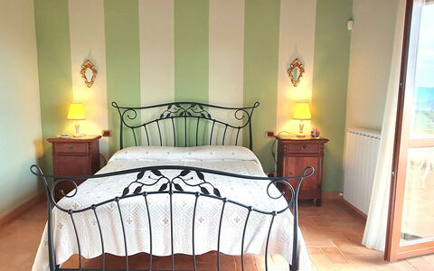 Santa Barbara: Lit, Meubles, Chambre, Literie, Drap De Lit, Design Intérieur, Sol, Sol, Linge, Cadre De Lit