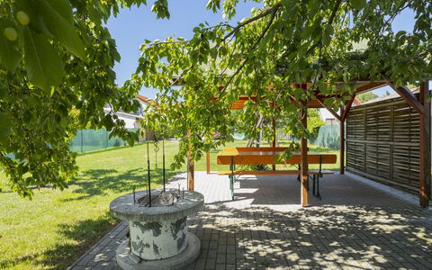 Gyula: Ombre, Jardin, Parc, Structure En Plein Air, Arrière-Cour, Eco Hôtel, Pergola