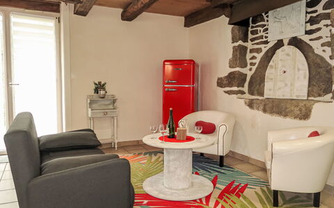 La Fée Margot: Meubles, Design Intérieur, Mur, Sol, Sol, Bois, Chaise, Table, Pièce, Salon
