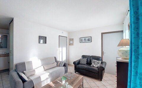 Le Barcarès 972: Meubles, Design Intérieur, Sol, Sol, Appartement, Plafond, Canapé, Domicile, Salon, Pièce