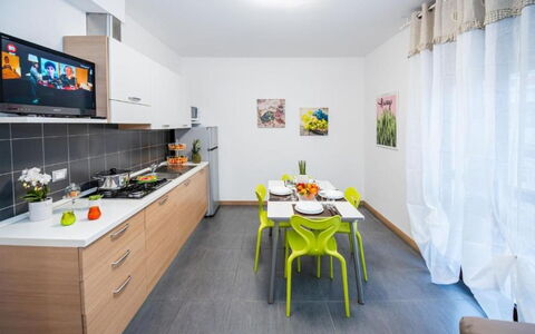 Residence Near The Sea - Abruzzo: Design Intérieur, Sol, Sol, Pièce, Meubles, Plafond, Appartement, Cuisine, Chaise, Comptoir