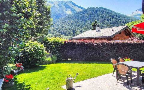 Le Coeur: Maison, Chalet, Chaîne De Montagnes, Station De Montagne, Jardin, Aménagement Paysager, Vallée, Cour, Eco Hôtel, Pelouse
