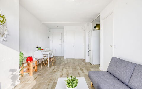 Manhattan: Meubles, Mobilier De Jardin, Chaise, Jardin, Pot De Fleur, Patio, Tableau De Plein Air, Biens, Plante D'Appartement, Aménagement Paysager