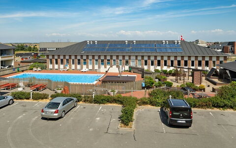 Mijat - 50M from the Sea: Piscine, Composite, Recours, Hôtel, Eco Hôtel, Ville Resort