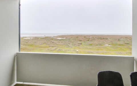 Mijat - 50M from the Sea: Steppe, Prairie, Daylighting