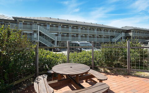 Mijat - 50M from the Sea: Balcon, Daylighting, Hôtel, Cour