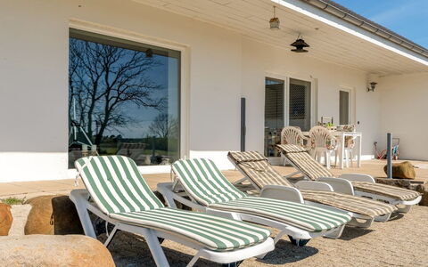 Kora - 2Km from the Sea: Bois, Domicile, Porche, Plate-Forme, Dur, Toit, Tache De Bois, Parquet, Eco Hôtel