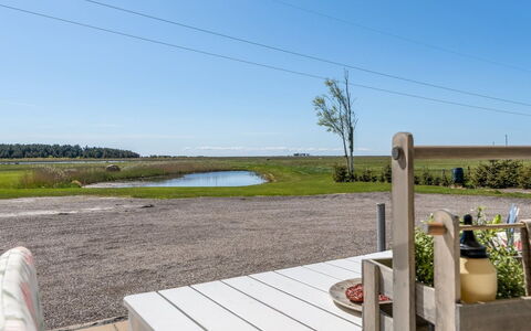 Kora - 2Km from the Sea: Bois, Domicile, Porche, Plate-Forme, Dur, Toit, Tache De Bois, Parquet, Eco Hôtel