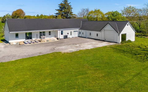 Kora - 2Km from the Sea: Bois, Domicile, Porche, Plate-Forme, Dur, Toit, Tache De Bois, Parquet, Eco Hôtel