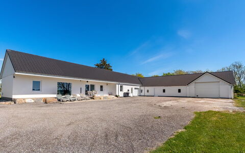 Kora - 2Km from the Sea: Bois, Domicile, Porche, Plate-Forme, Dur, Toit, Tache De Bois, Parquet, Eco Hôtel
