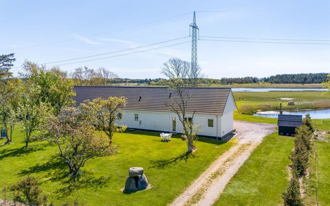 Kora - 2Km from the Sea: Bois, Domicile, Porche, Plate-Forme, Dur, Toit, Tache De Bois, Parquet, Eco Hôtel