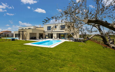 Stella & Alba: Domicile, Chalet, Biens, Ombre, Jardin, Arrière-Cour, Cour, Hacienda, Aménagement Paysager, Batiments Jardin