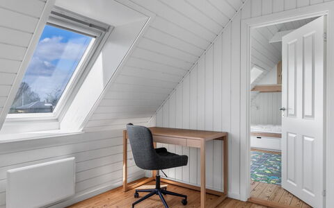 Gravers - 150M from the Sea: Toit, Maison, Domicile, Chalet, Porte, Siding, Plate-Forme, Porche, Planche, Dur
