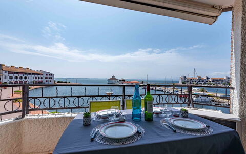 Sombrero: Voie Navigable, Bateau, Navire, Balcon, Mer, Marina, Ombre, Chaise, Port, Quai
