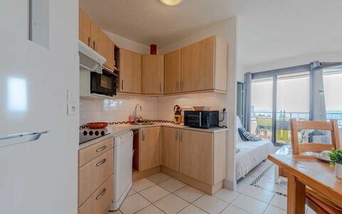 Sombrero: Appartement, Meubles, Chaise, Principaux Appliance, Dur, Conception, Balcon, Tache De Bois, Cabinetry, Cuisine