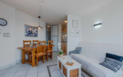 Sombrero 971.3: Sol, Design Intérieur, Meubles, Sol, Appartement, Plafond, Pièce, Domicile, Canapé, Salon