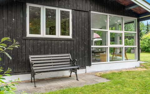 Aija - 175M from the Sea: Bois, Meubles, Appartement, Pièce, Plafond, Tache De Bois, Chaise, Dur, Vernis, Lumber