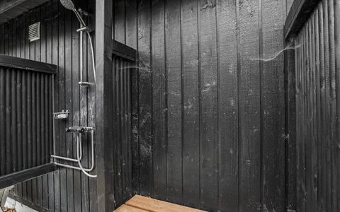 Aija - 175M from the Sea: Bois, Meubles, Appartement, Pièce, Plafond, Tache De Bois, Chaise, Dur, Vernis, Lumber