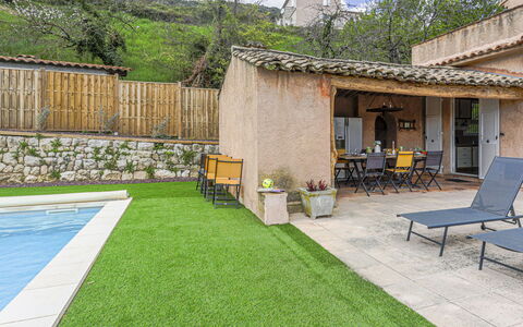 Le Mas de Gattières: Jardin, Lot Terre, Arrière-Cour, Aménagement Paysager, Cour, Pelouse, Cour, Béton, Ombre