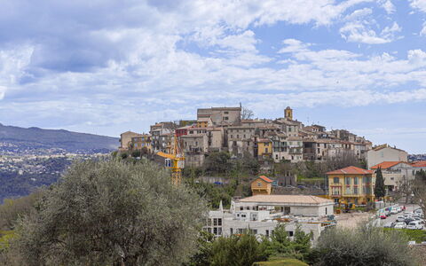 Le Mas de Gattières: Zone Résidentielle, Quartier, Horizon, Paysage, Établissements Humains, Zone Rurale, Banlieue, Village, Village De Montagne, Skyline