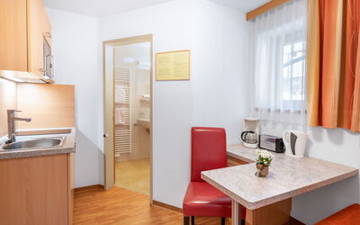 Rosa 905.10: Design Intérieur, Meubles, Pièce, Domicile, Sol, Sol, Appartement, Bureau, Cadre, Couvre-Fenêtres