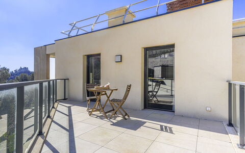 Prestige View: Appartement, Balcon, Condominium, Béton, Ombre, Conception, Balustrade, Daylighting, Aluminium