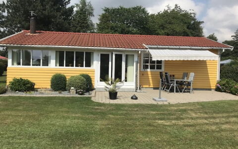 Andrine - 100M from the Sea: Maison, Domicile, Toit, Chalet, Biens, Aménagement Paysager, Batiments Jardin, Siding, Ferme
