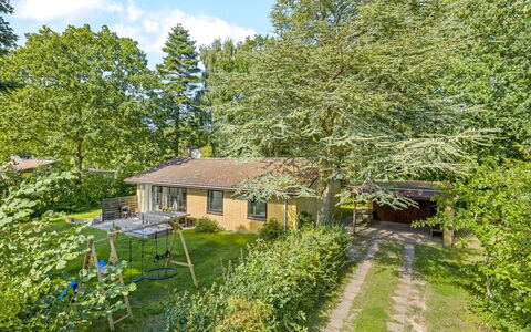 Matild - 250M from the Sea: Biens, Ombre, Allée, Ferme