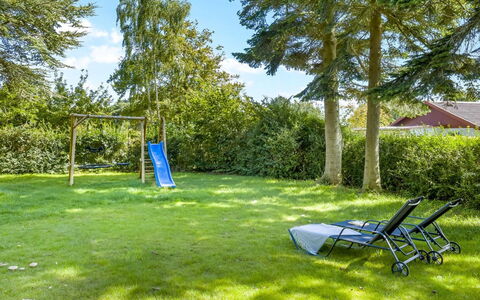 Matild - 250M from the Sea: Biens, Ombre, Allée, Ferme