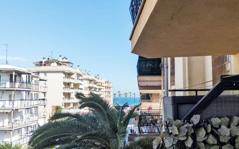 Cye Iii: Jour, Appartement, Balcon, Condominium, Hôtel