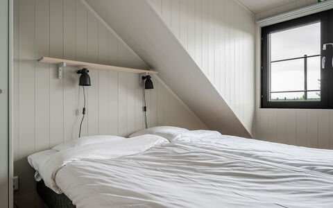 Renstråket 2002: Chambre, Mur, Lit, Bois, Sol, Sol, Design Intérieur, Drap De Lit, Literie, Plafond