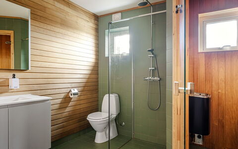 Renen 14A: Sol, Mur, Bois, Design Intérieur, Sol, Salle De Bains, Luminaire Plomberie, Toilette, Siège De Toilette, Plafond