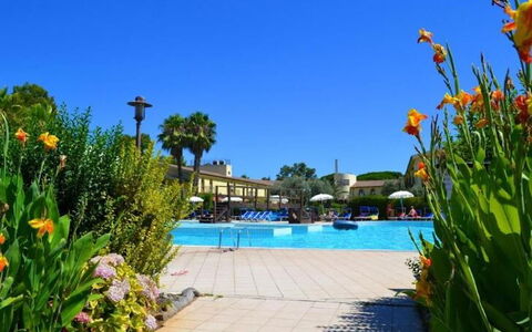 Nature & Country Resort Near The sea: Piscine, Recours, Loisir, Eco Hôtel, Hacienda, Mobilier De Jardin, Hôtel, Villa, Biens