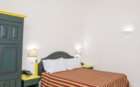 Nature & Country Resort Near The sea: Meubles, Sol, Sol, Design Intérieur, Plafond, Pièce, Chambre, Cadre De Lit, Lit, Appartement
