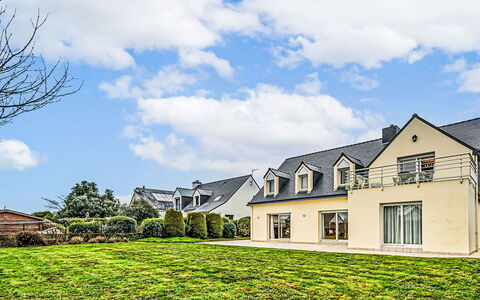 Guidel 606: Domicile, Zone Résidentielle, Maison, Arbuste, Toit, Biens, Lot Terre, Chalet, Jardin, Ferme